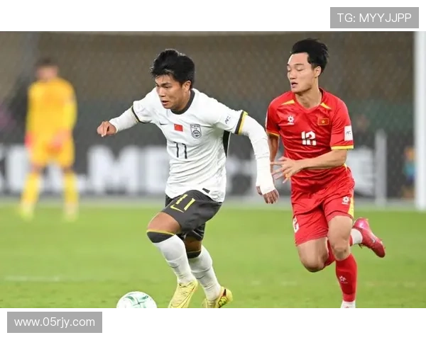 鲍世蒙解围变助攻 U23国足13分钟丢2球